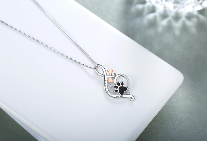 Collar Lucky Paw con Corazón, Hueso e Infinito – Colgante “Siempre en Mi Corazón”