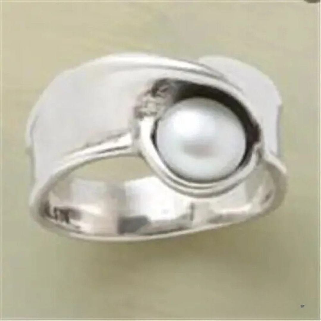 Anillo Vintage con Incrustaciones de Perlas 