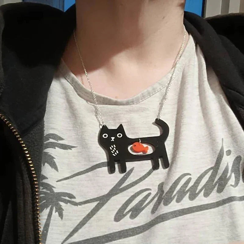 Collar de Acrílico con Colgante de Gato y Pez
