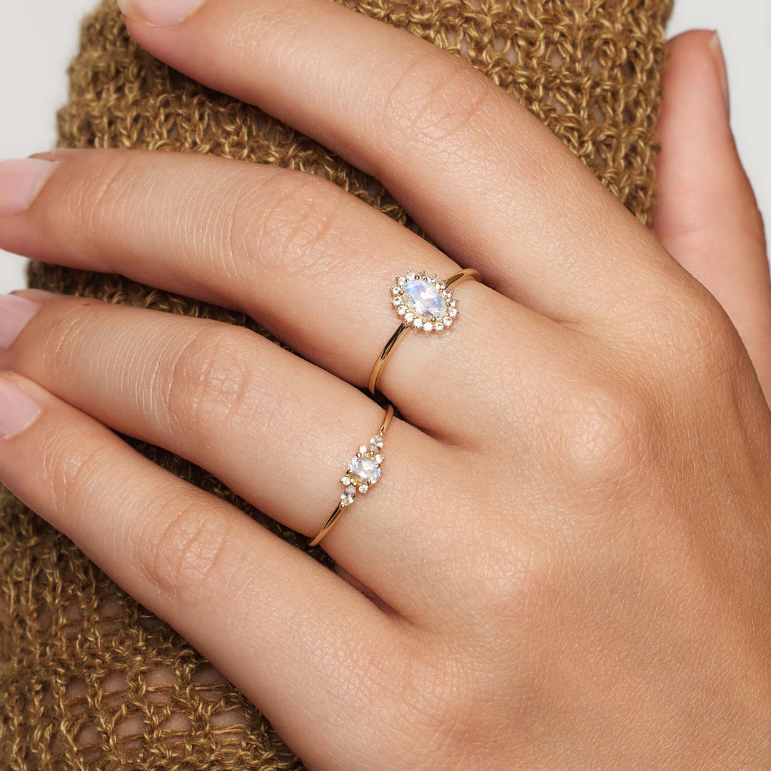 Muse™ | Anillo de piedra lunar dorada