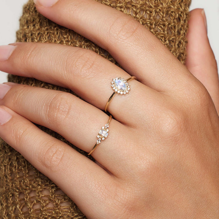 Muse™ | Anillo de piedra lunar dorada