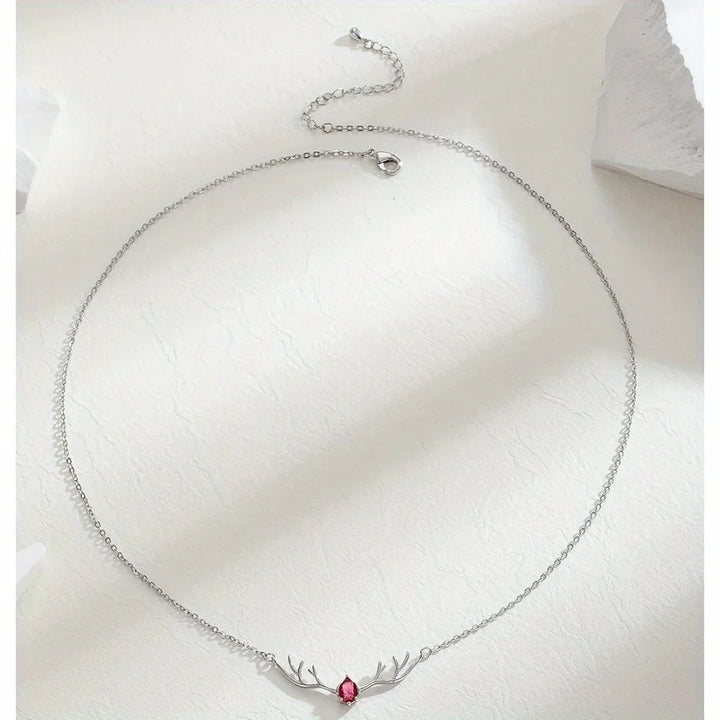 Collar de Cuerno de Ciervo con Encanto de Corazón Delicado