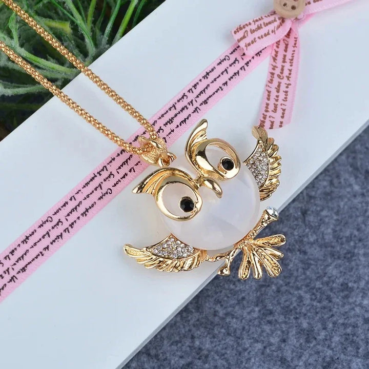 Colgante de Sabiduría de Búho de Ópalo