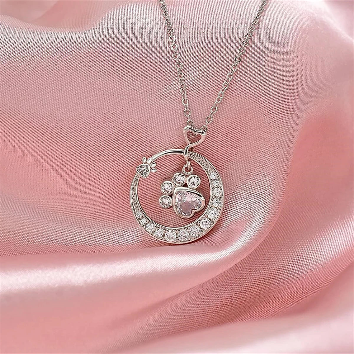 Seaton™ | Collar de pata de plata con circonitas