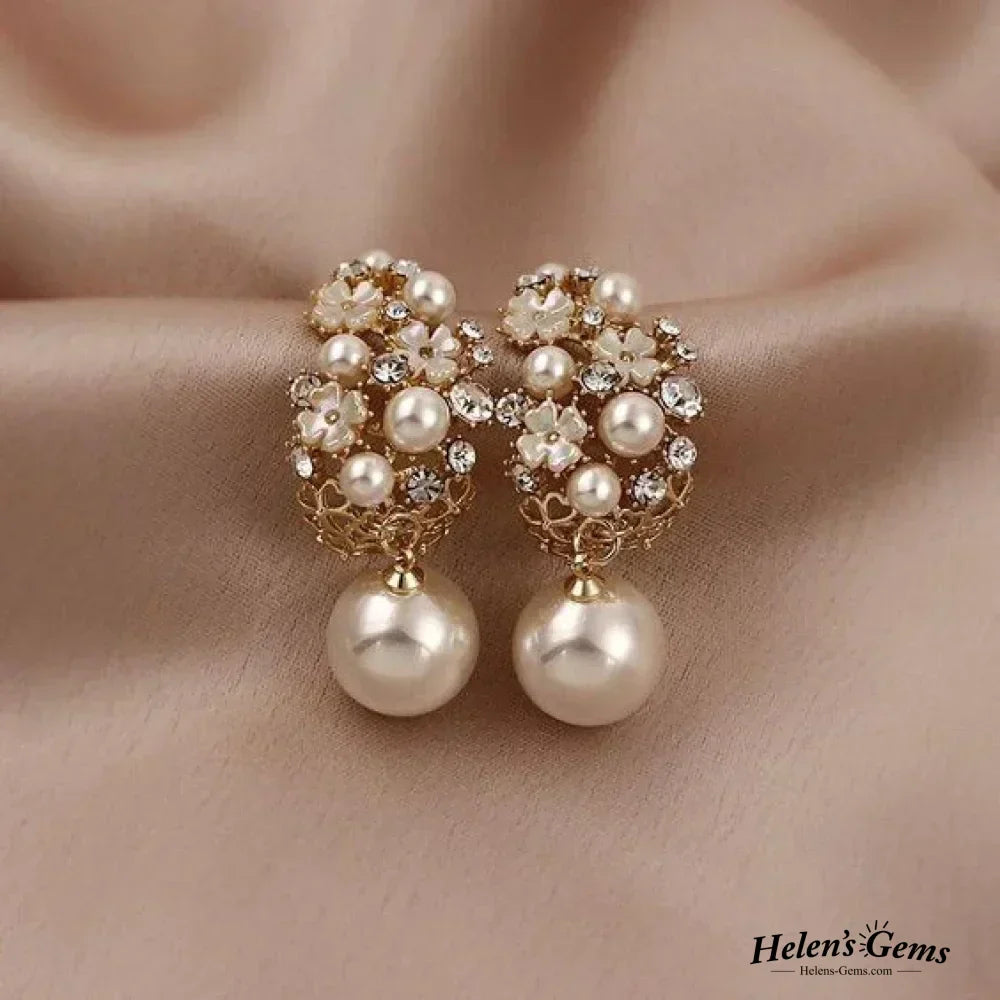 Pendientes de Perlas con Flores Elegantes
