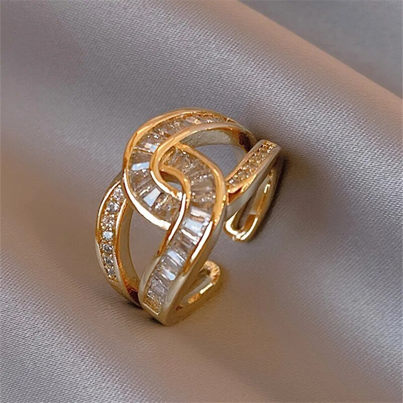 Unidad - Anillo Ajustable Elegante con Nudos